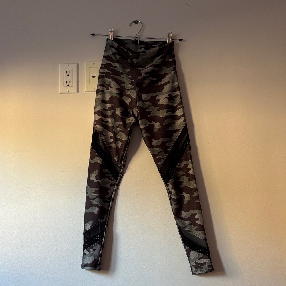 Onzie Kids Camouflage Leggings with Black Accents
